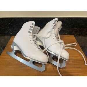 Jackson Ultima Women's Ice Skates with Mark | Blade
